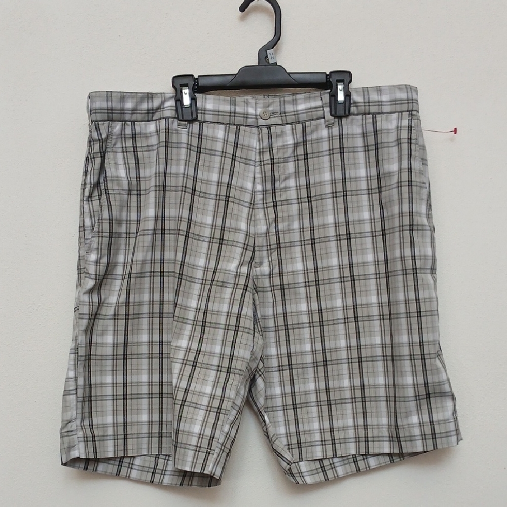 Khaki, Black, White Plaid Flat Front Golf Shorts Size 36 Preppy Sports Outdoor